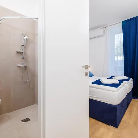 Beach Villa Selce Хостел *