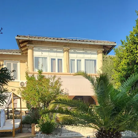 Beach Villa Selce سيلتسي