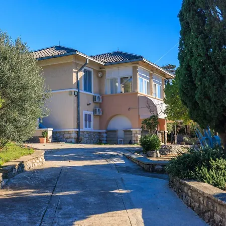 Hostel Beach Villa Selce