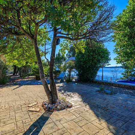 Beach Villa Selce بيت شباب