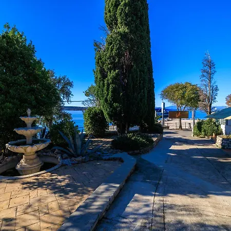 Hostel Beach Villa Selce Selce