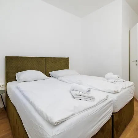 Beach Villa Selce بيت شباب سيلتسي