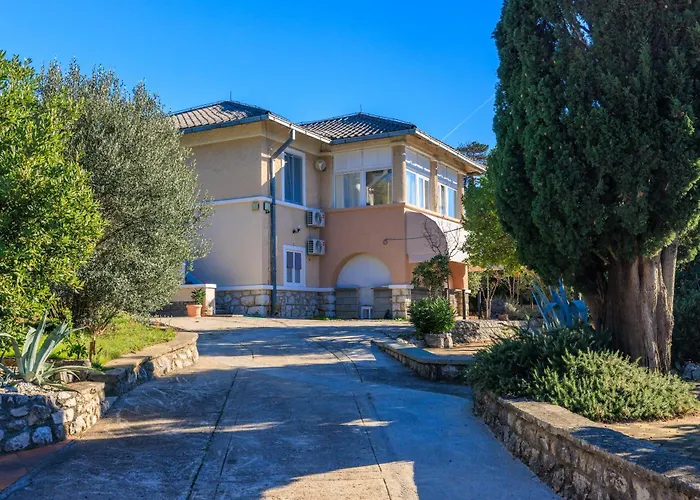 Hostel Beach Villa Selce