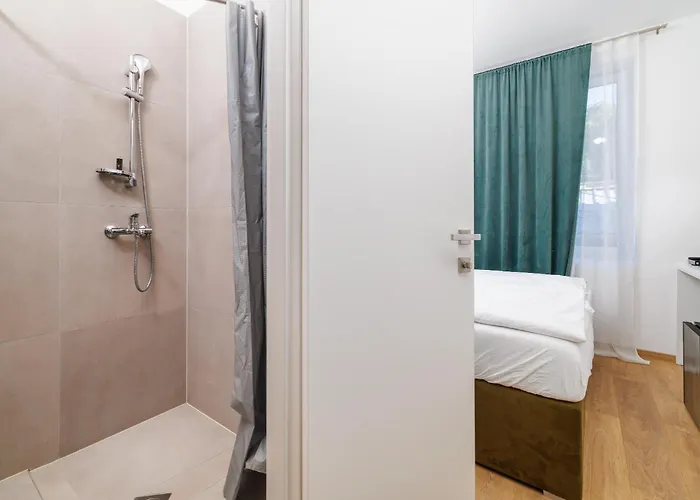 Hostel Beach Villa Selce *